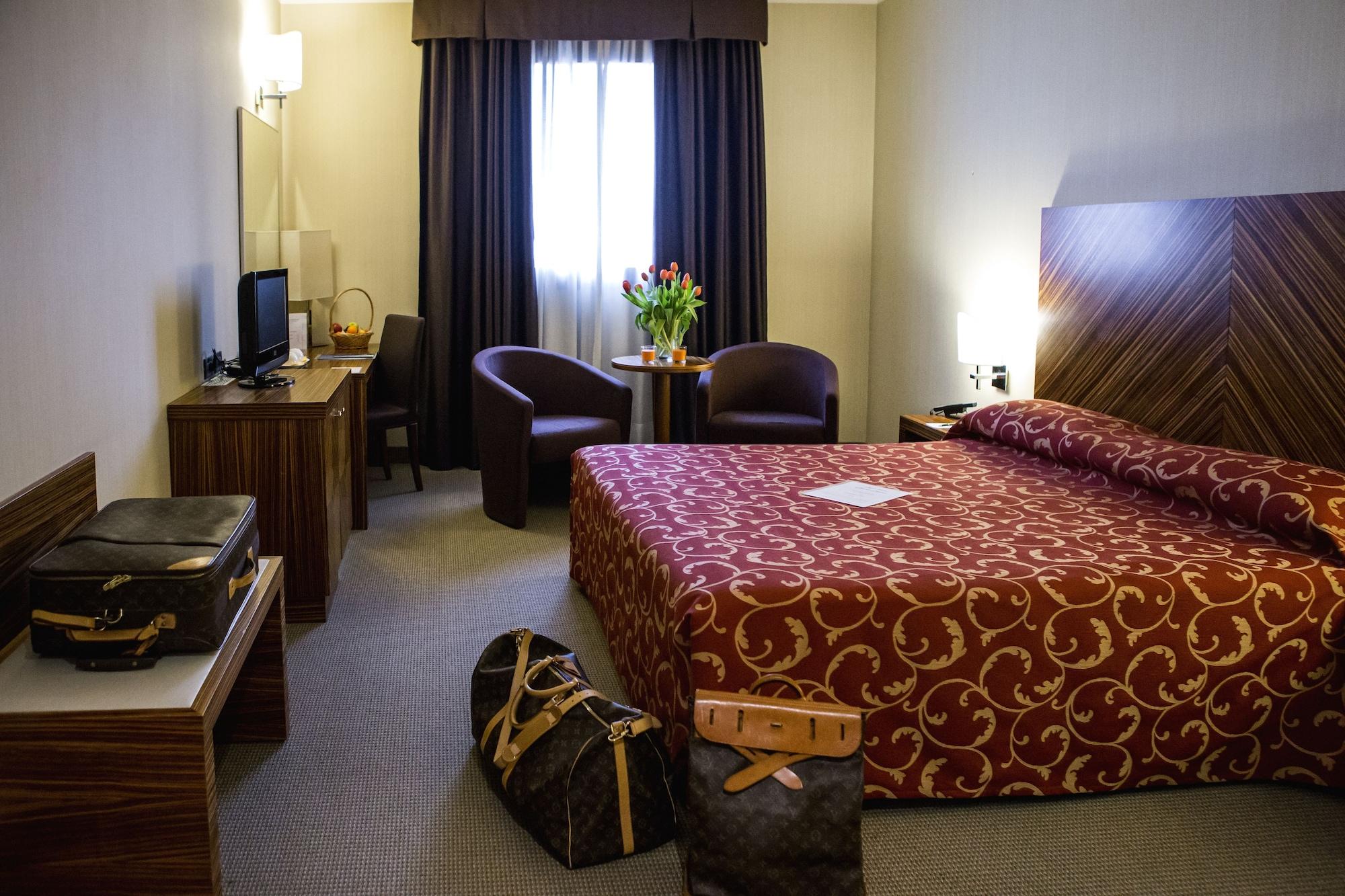 Mh Hotel Piacenza Fiera Eksteriør billede