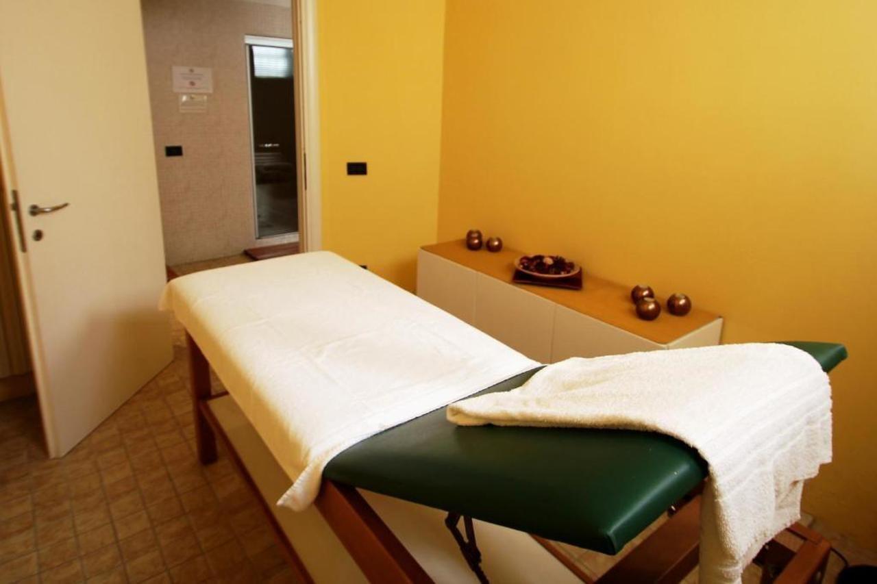 Mh Hotel Piacenza Fiera Eksteriør billede