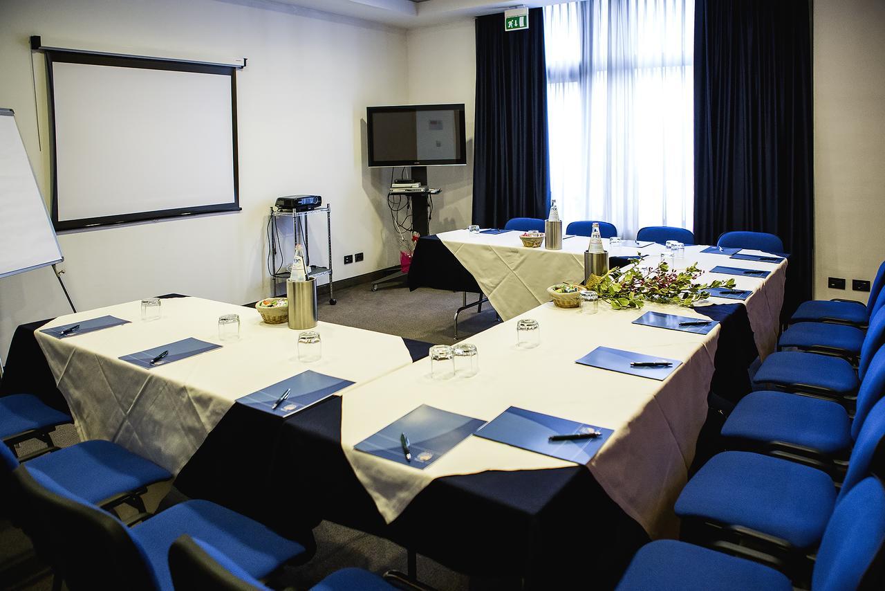 Mh Hotel Piacenza Fiera Eksteriør billede