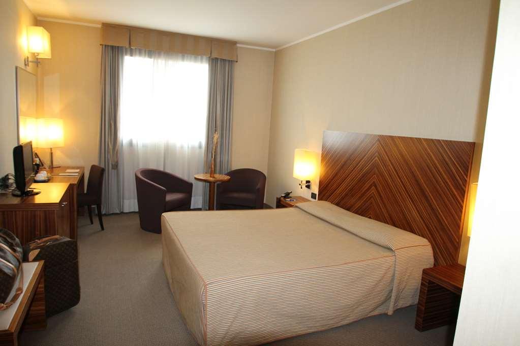 Mh Hotel Piacenza Fiera Værelse billede