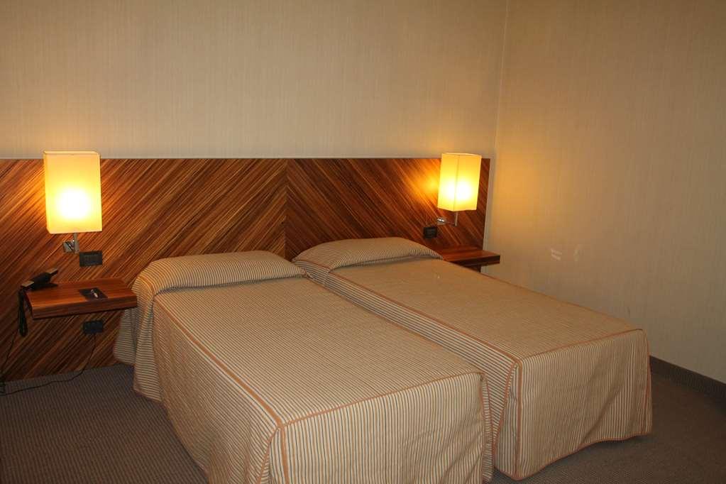 Mh Hotel Piacenza Fiera Værelse billede