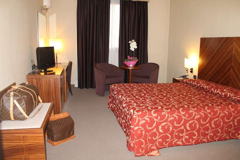 Mh Hotel Piacenza Fiera Værelse billede